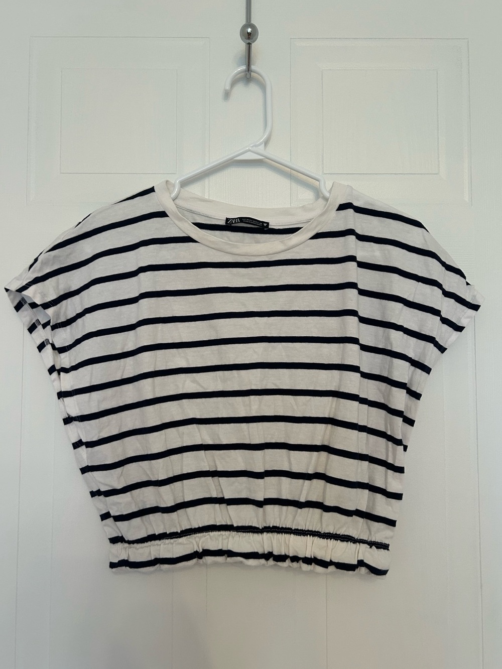 Zara Navy and White Striped Cropped Tee Women’s Size M
